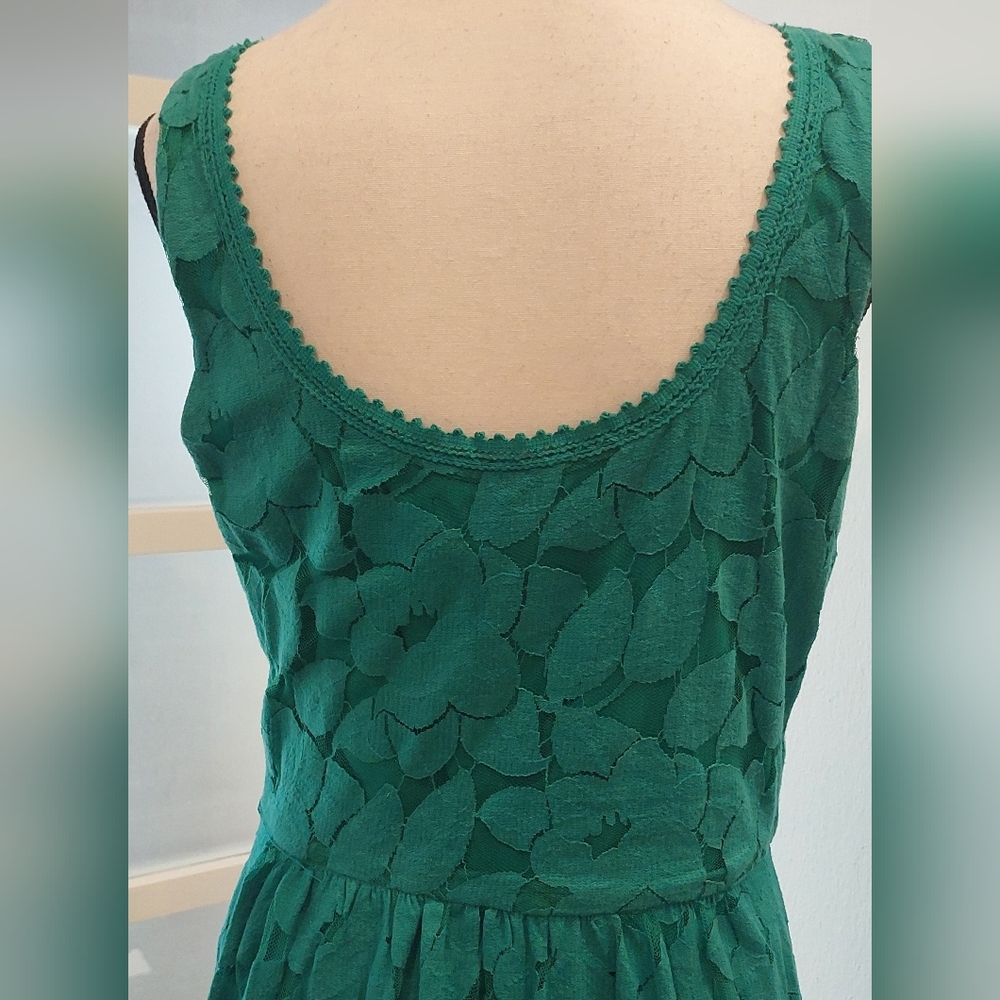 Ronni Nicole Emerald Lace Midi Dress - Picture 6 of 7